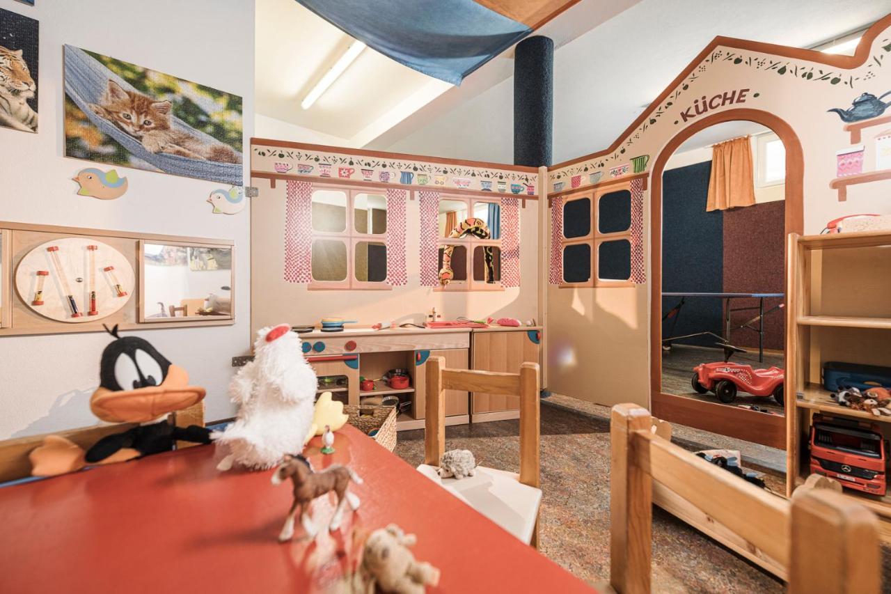 Kinderbauernhof Scharrerhof ฮอลเลอร์บาค อิม พินซ์เกา ภายนอก รูปภาพ